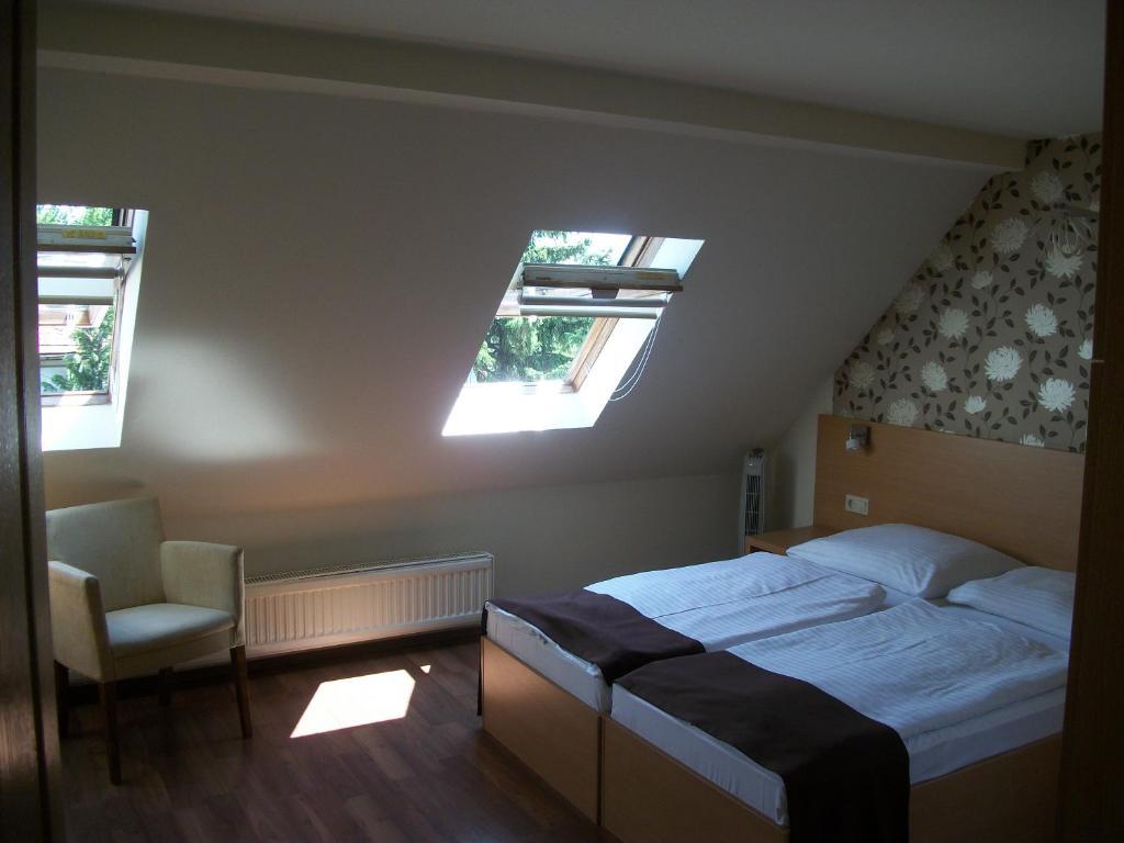Hotel Viktoria Balatonalmádi Zimmer foto