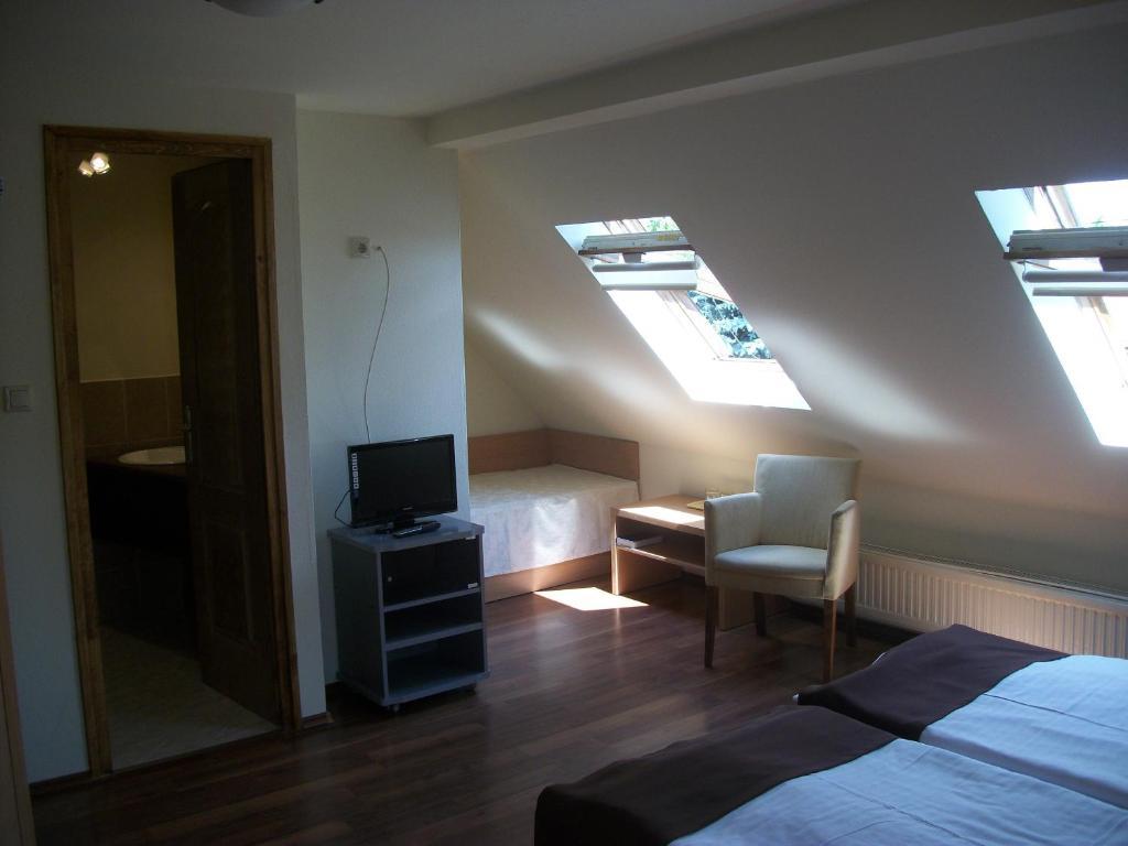 Hotel Viktoria Balatonalmádi Zimmer foto