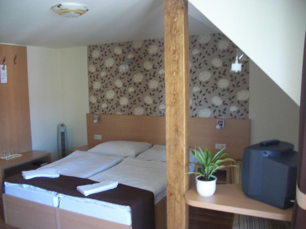 Hotel Viktoria Balatonalmádi Zimmer foto