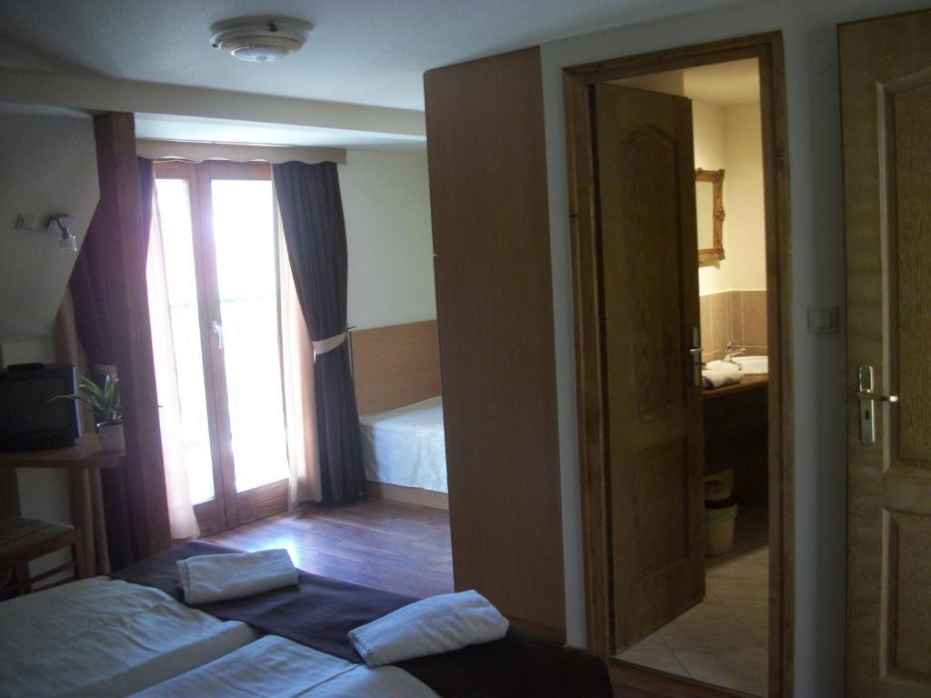 Hotel Viktoria Balatonalmádi Zimmer foto