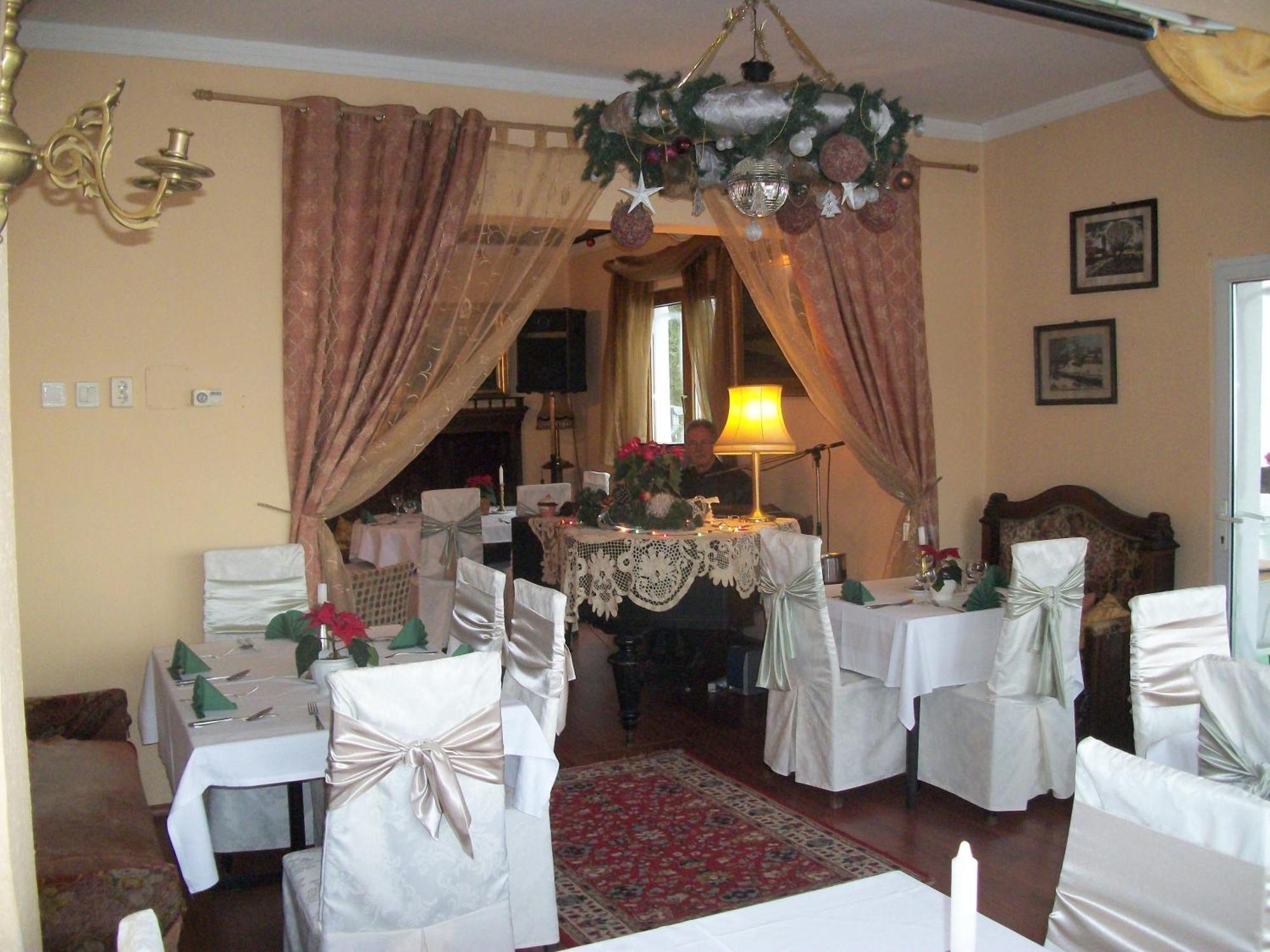Hotel Viktoria Balatonalmádi Exterior foto